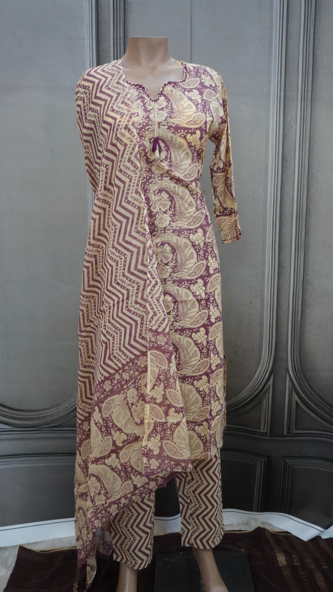 Beige and brown cotton set