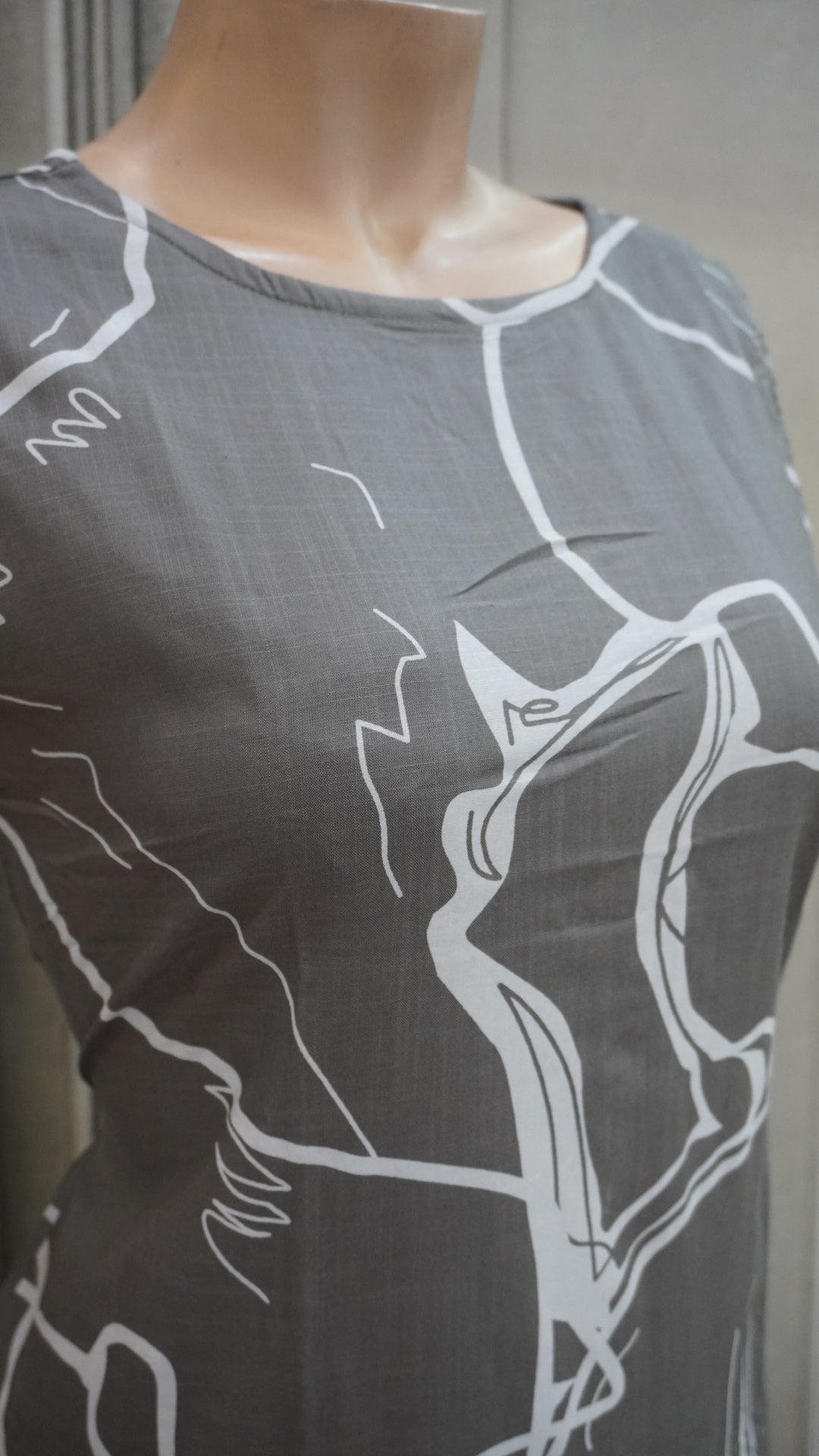 Grey and abstract white cord set