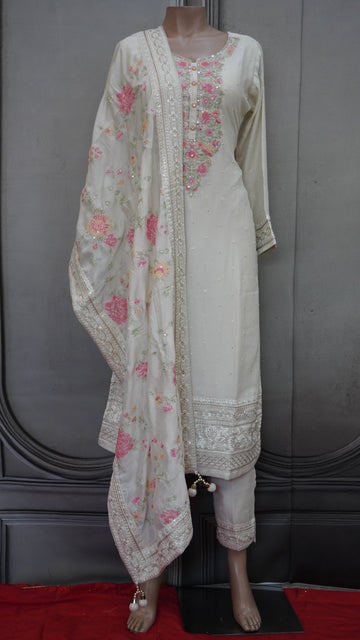 Salwar suit