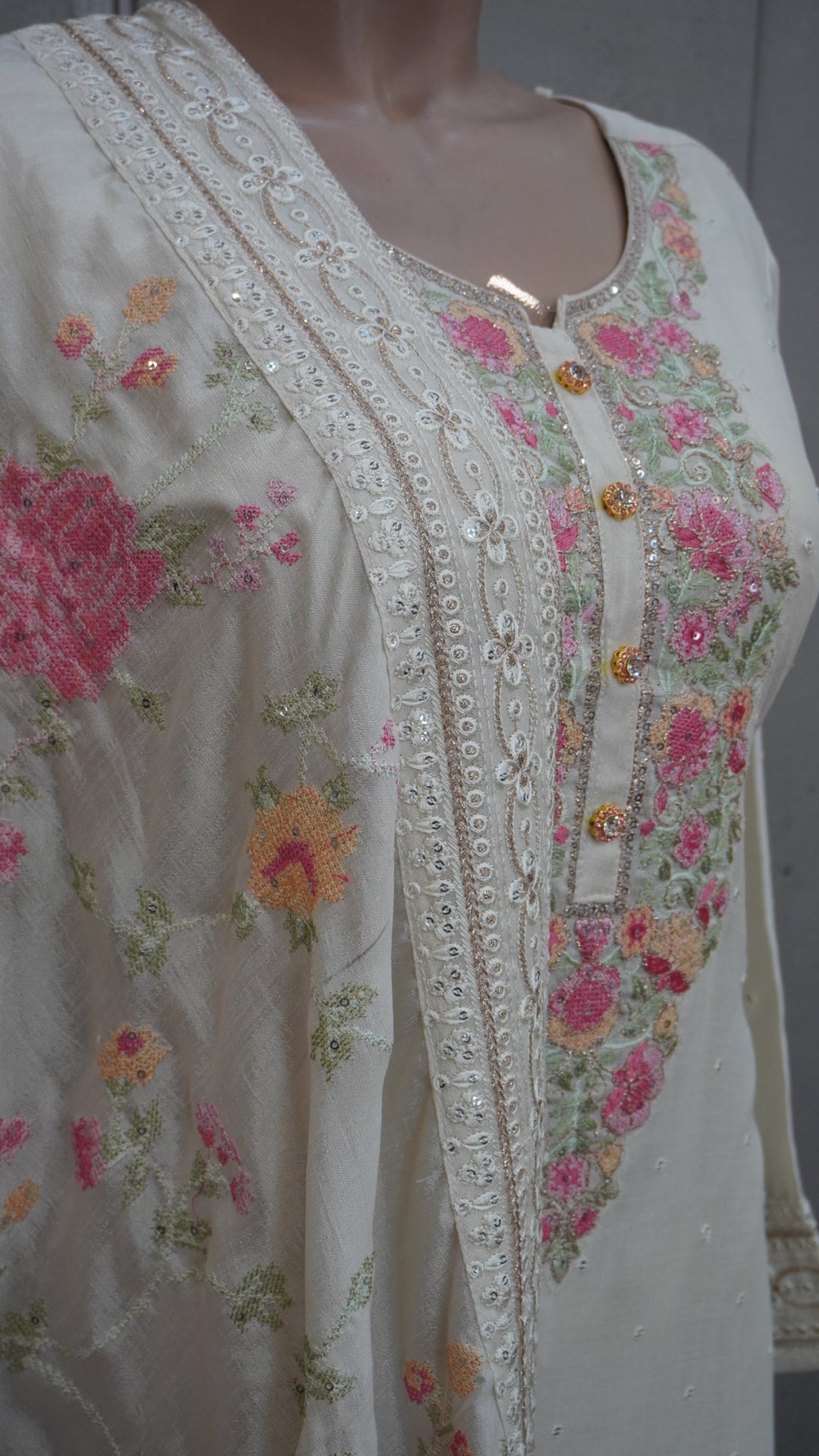 Salwar suit