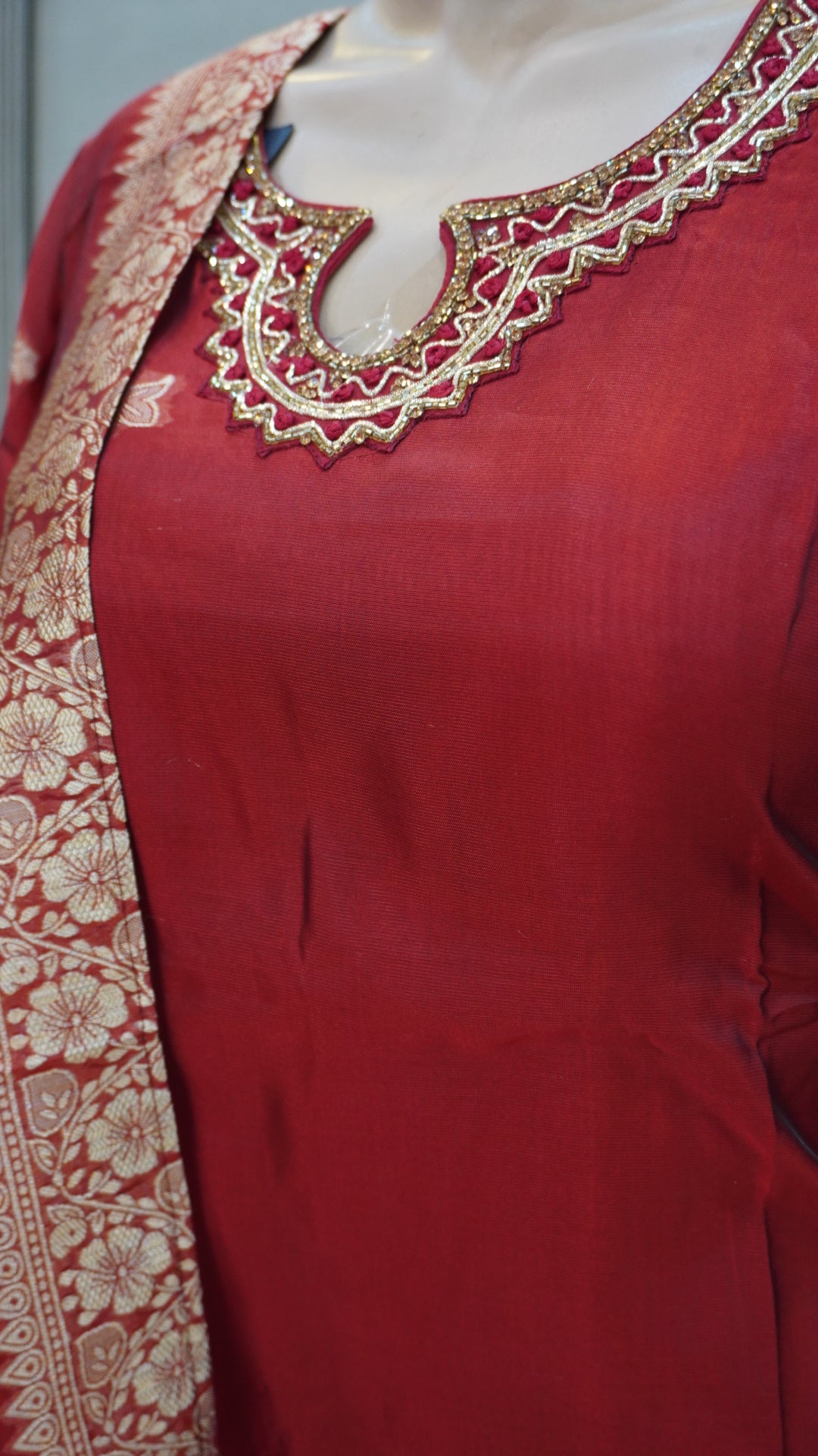 Salwar suit