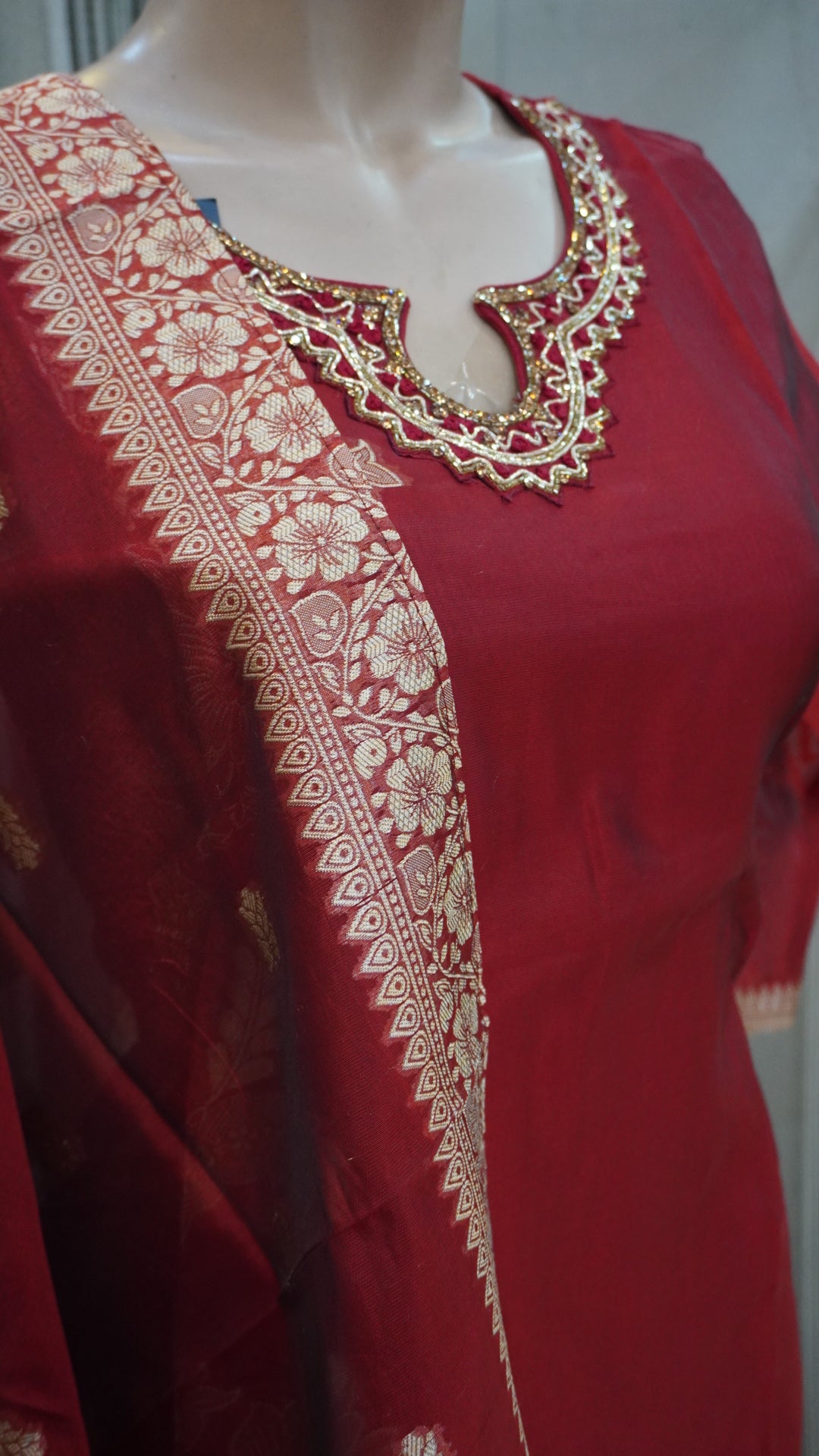 Salwar suit