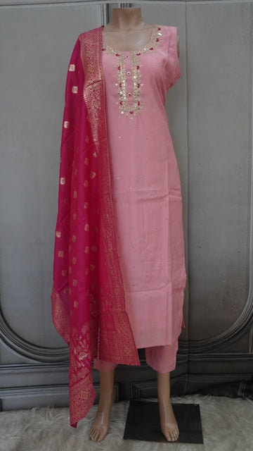 Salwar suit