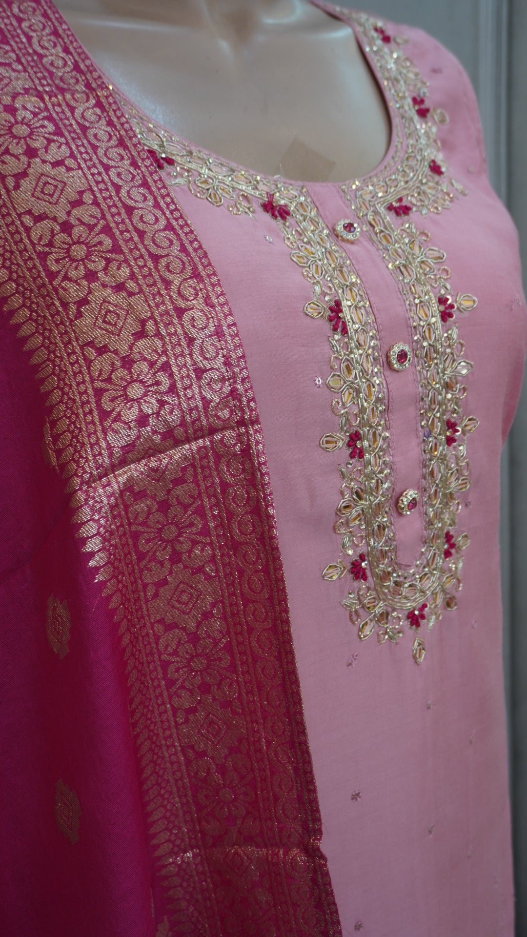 Salwar suit