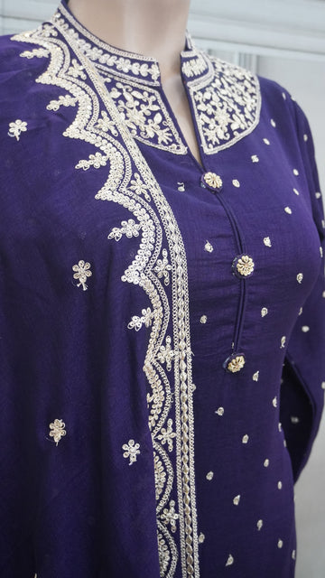 Salwar suit