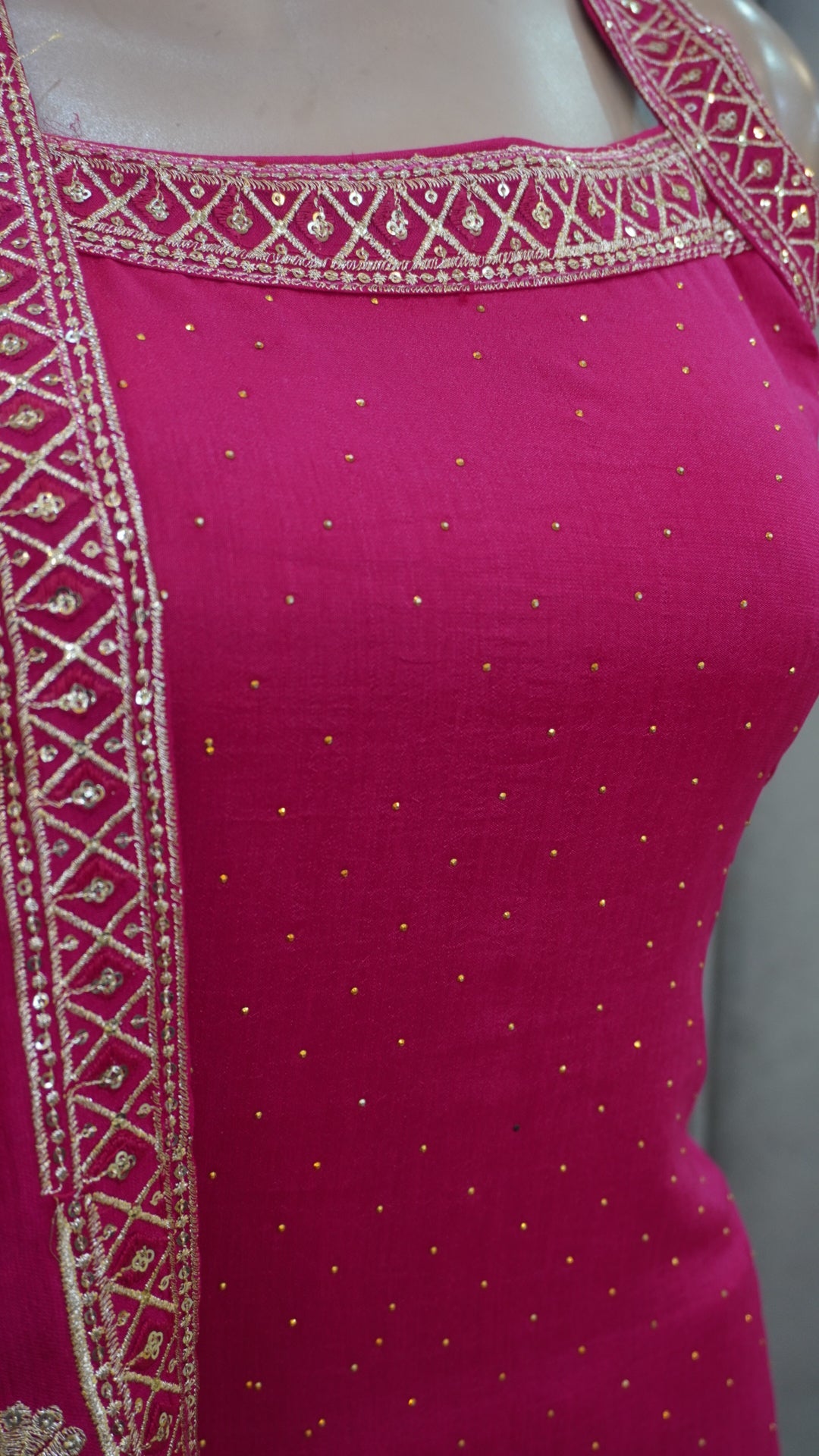 Salwar suit