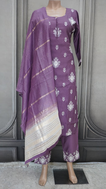 Salwar suit