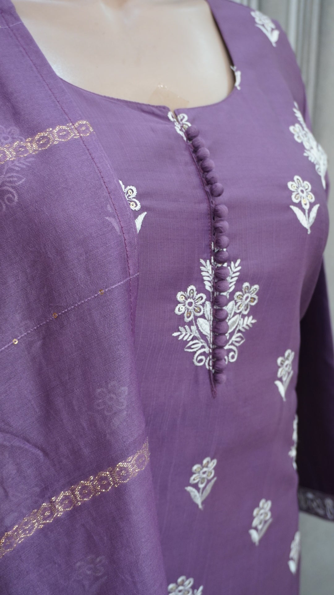 Salwar suit