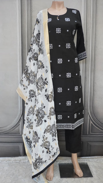 Salwar suit