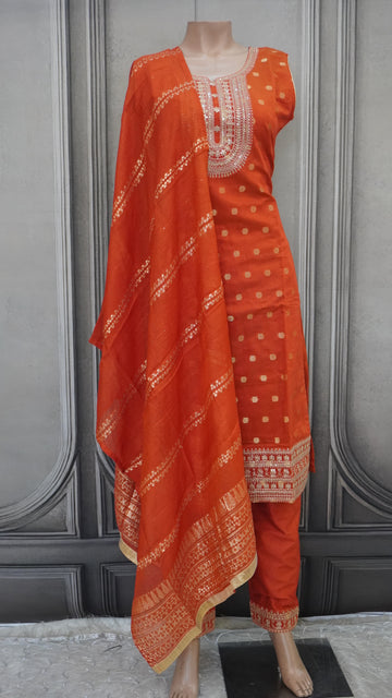 Salwar suit