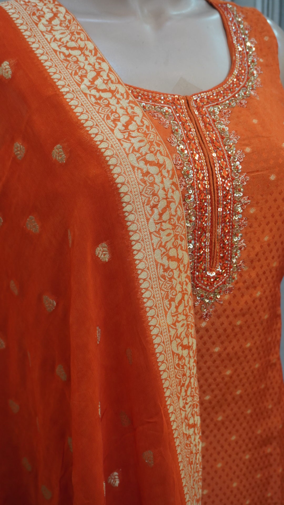 Salwar suit