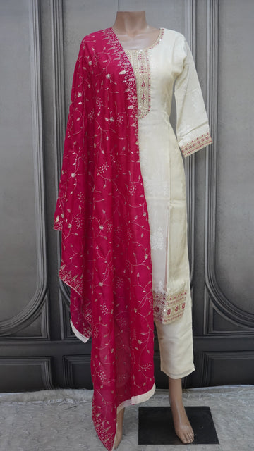 Salwar suit