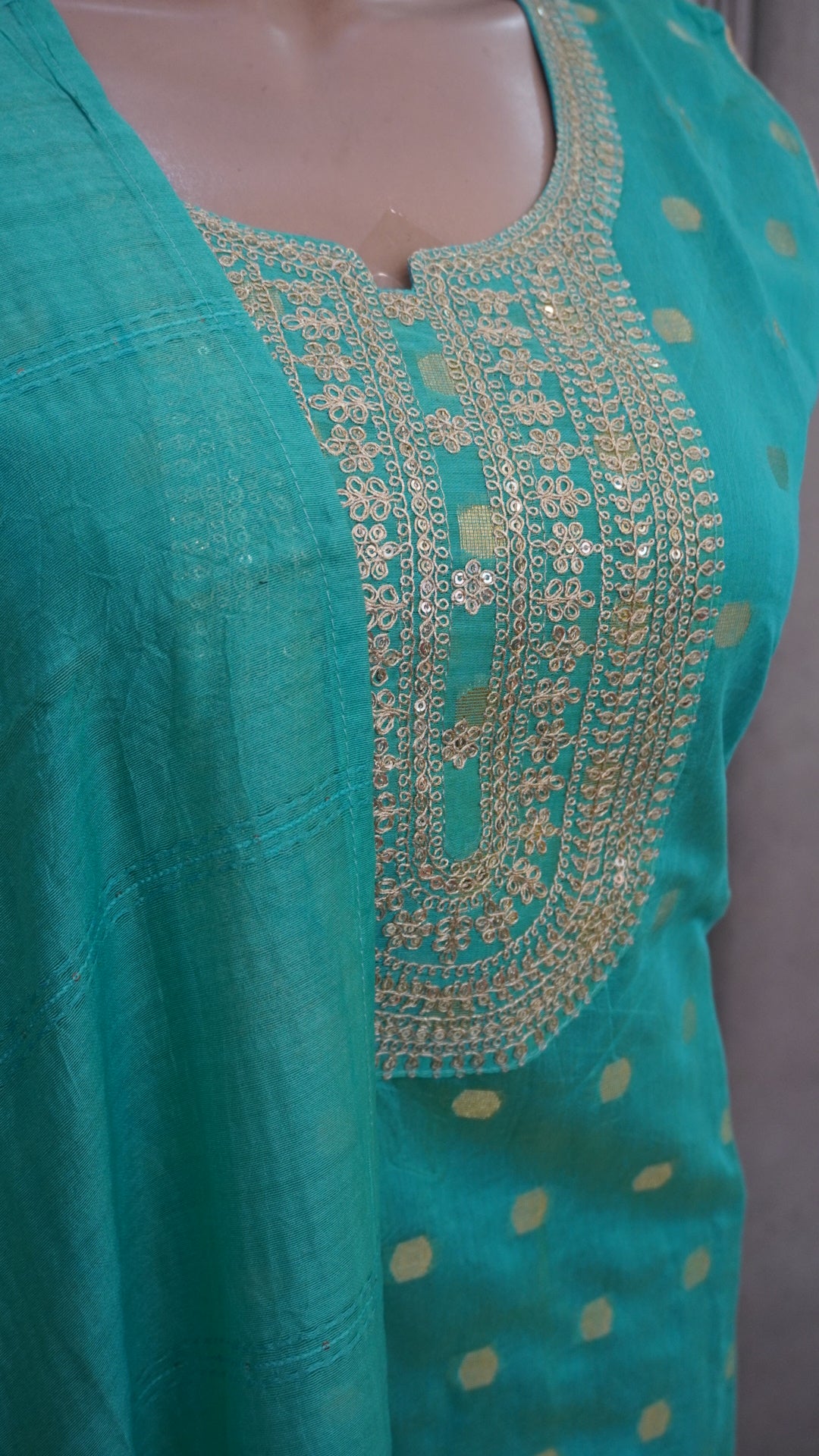 Salwar suit