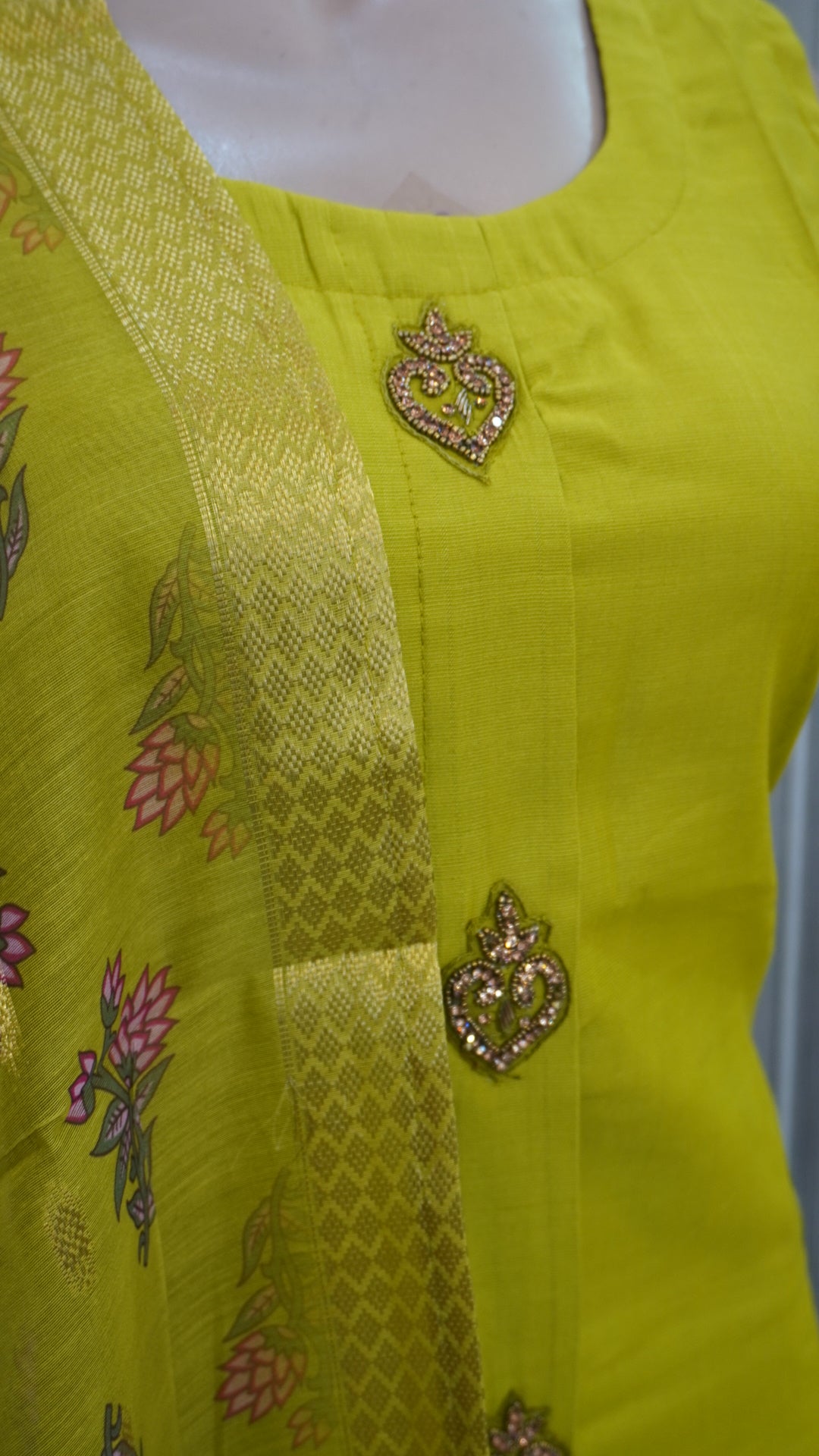 Salwar suit
