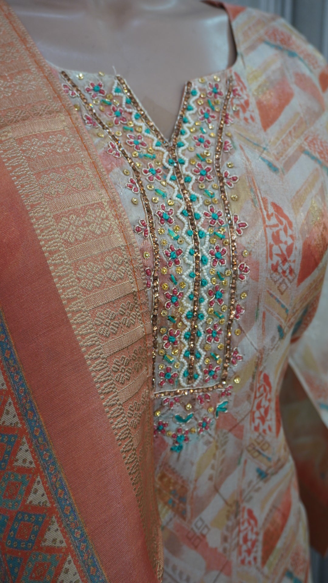 Salwar suit