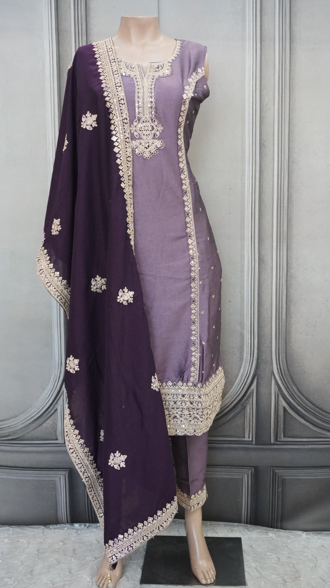 Salwar suit
