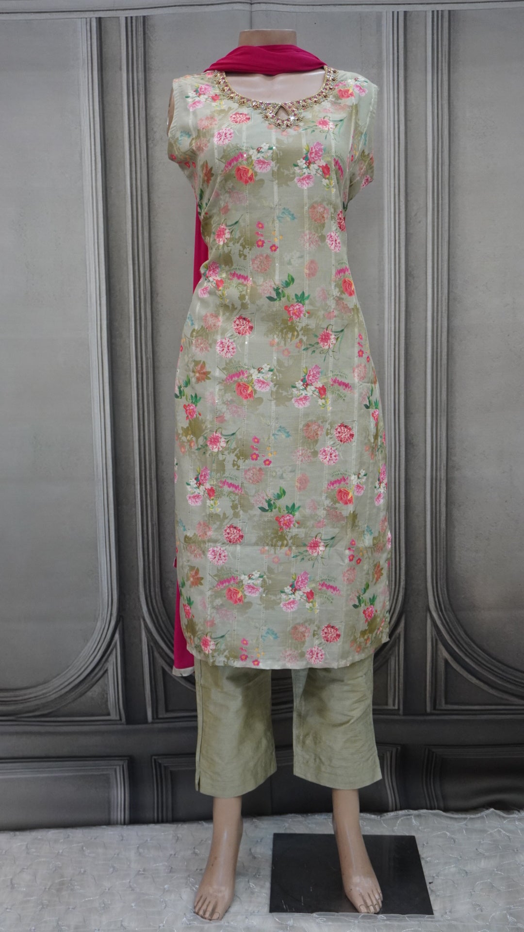 Salwar suit