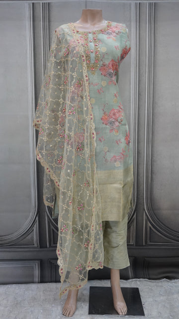 Salwar suit