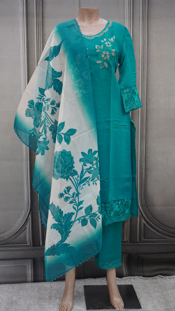 Salwar suit