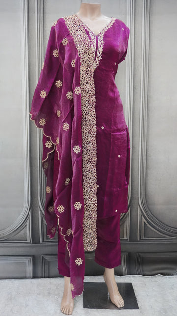 Salwar suit