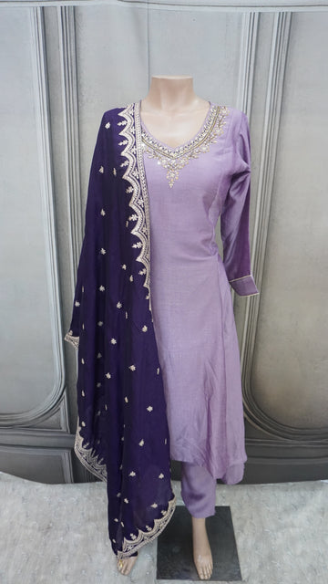 Salwar suit