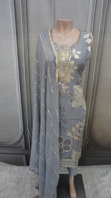 Salwar suit