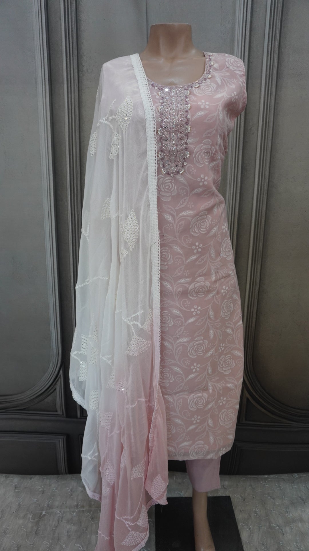 Salwar suit