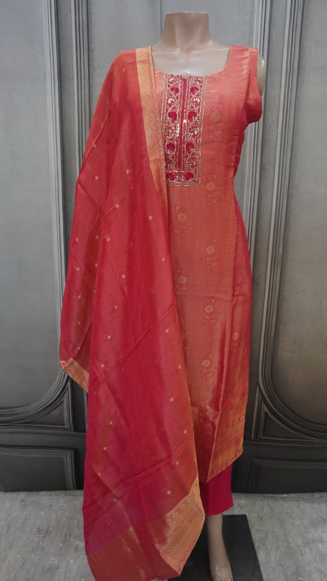 Salwar suit