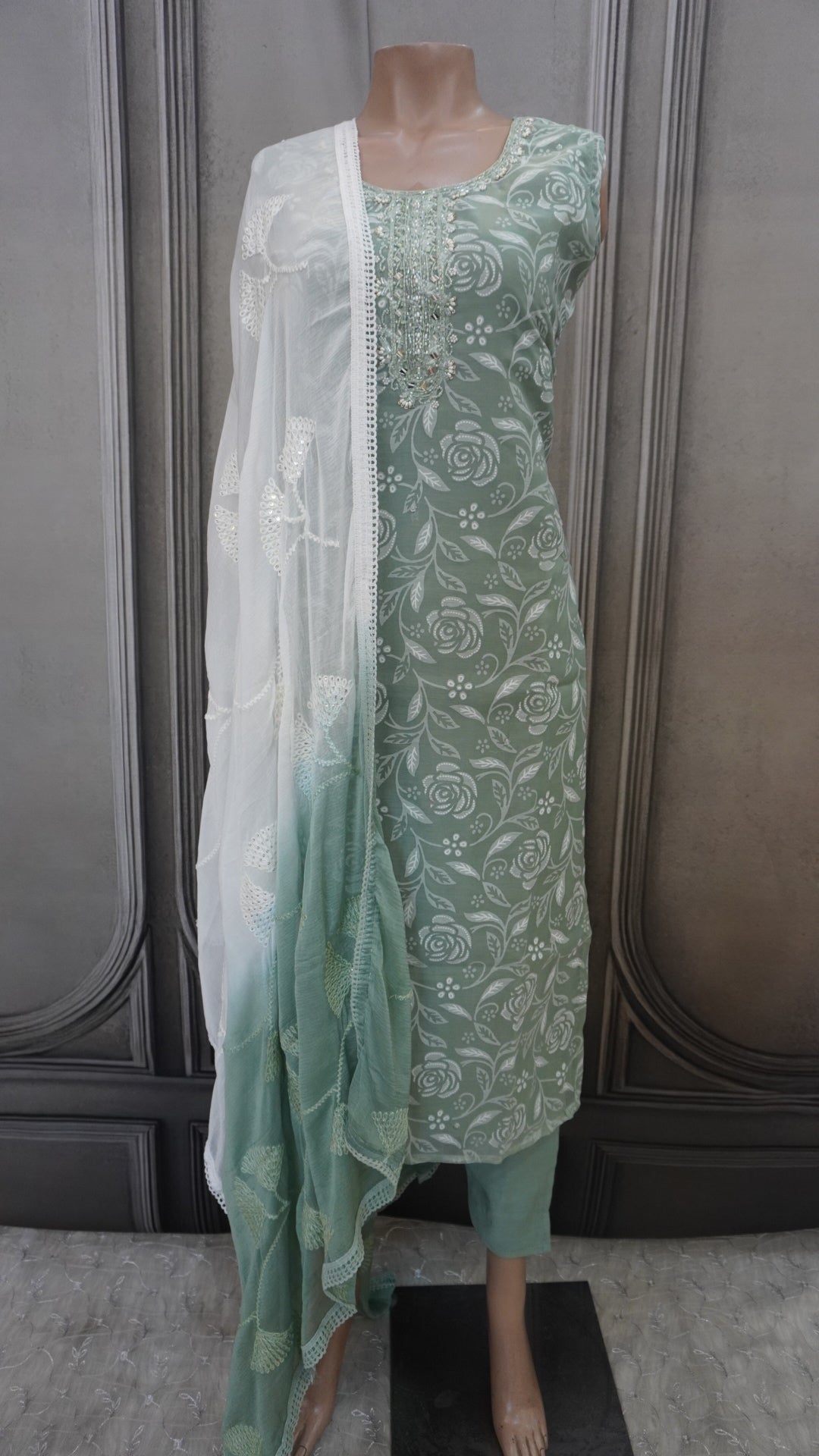Salwar suit