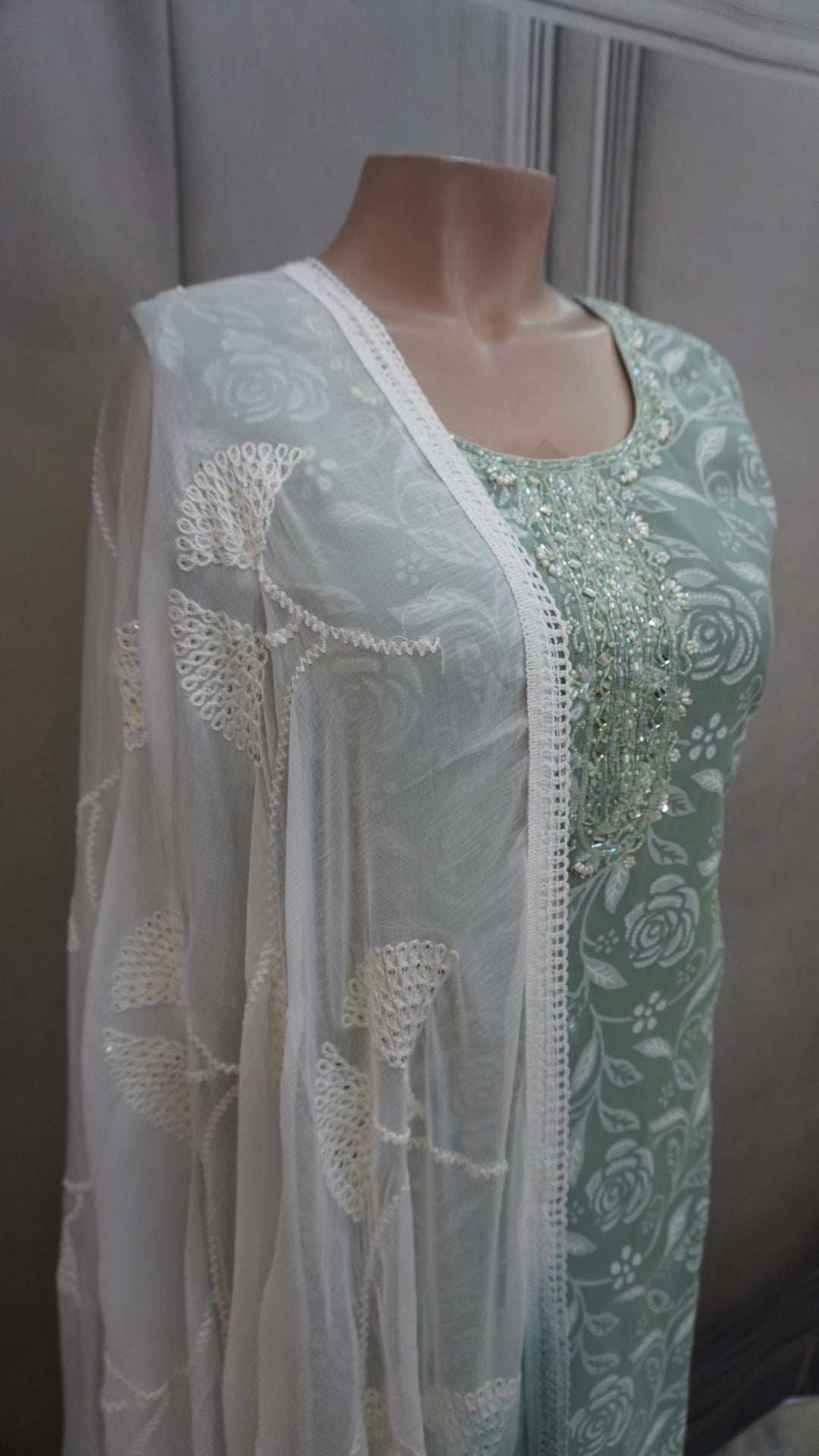 Salwar suit