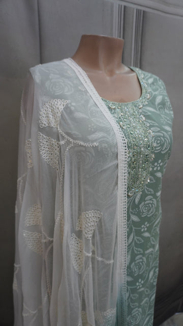 Salwar suit