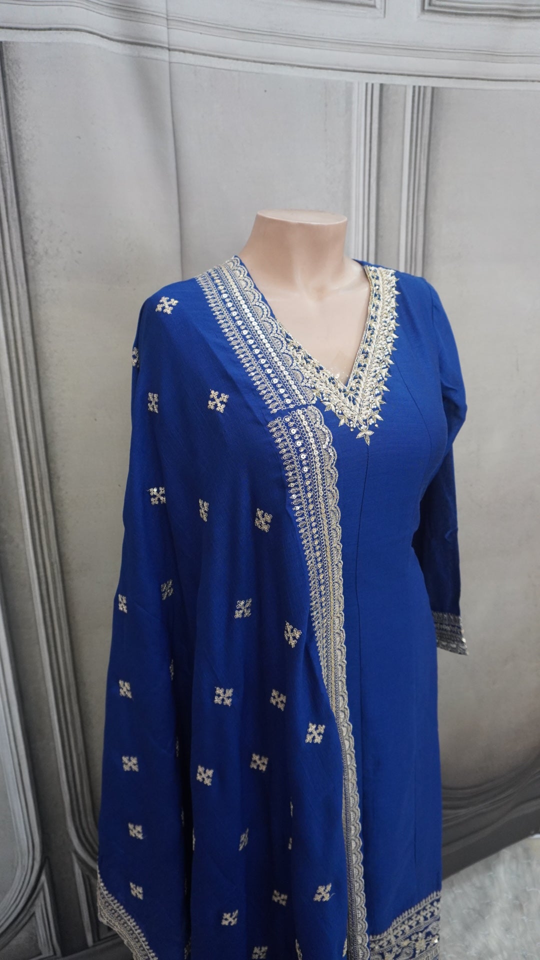 Salwar suit