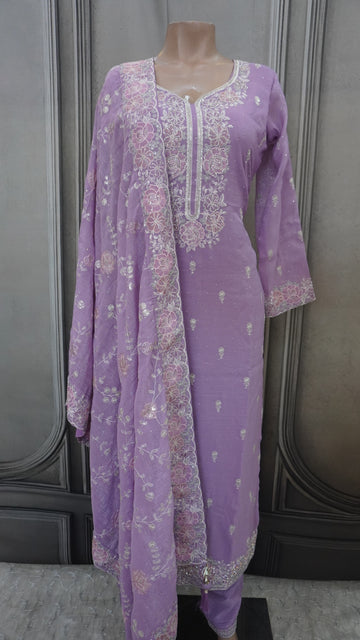 Salwar suit