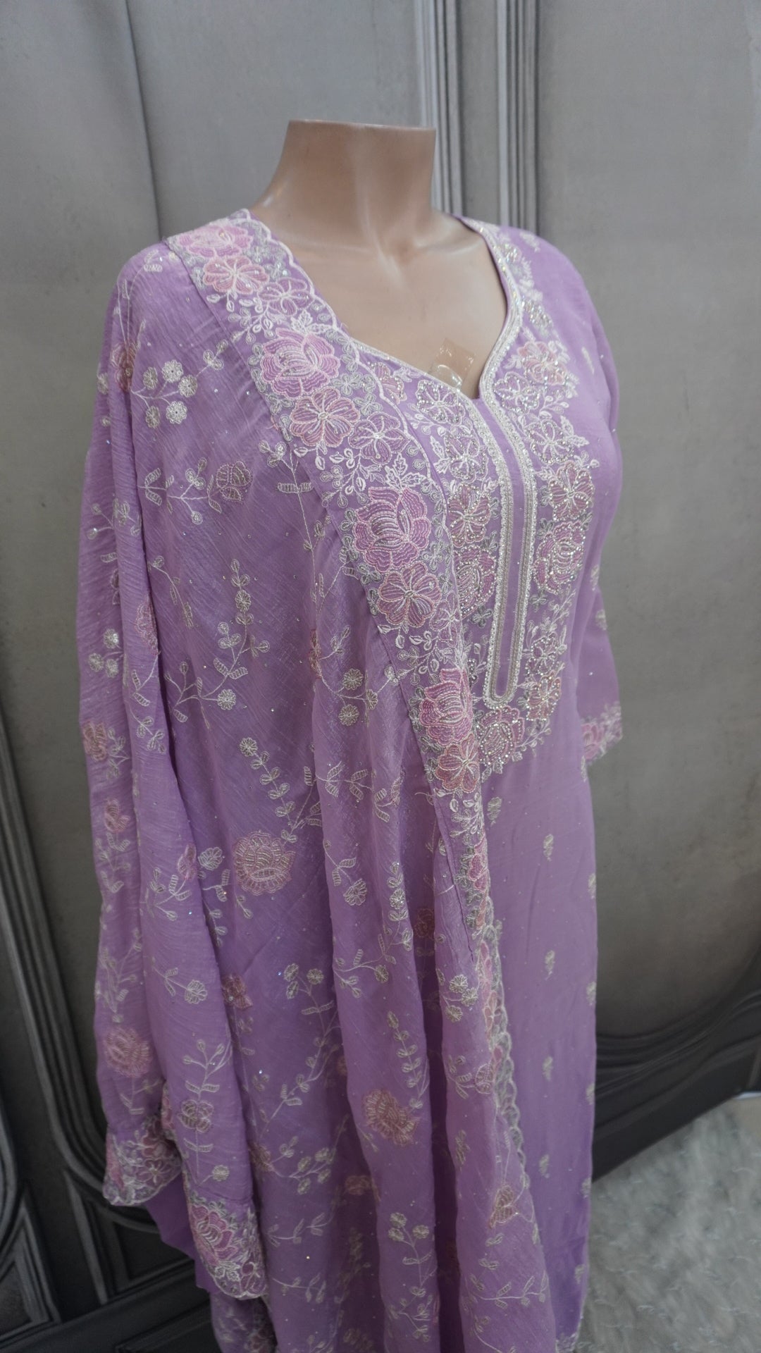Salwar suit
