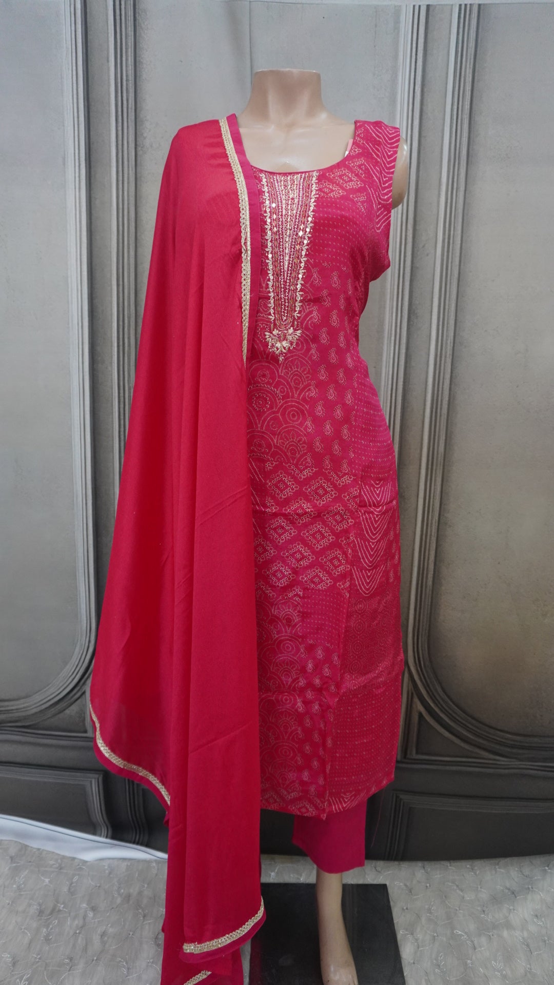 Salwar suit