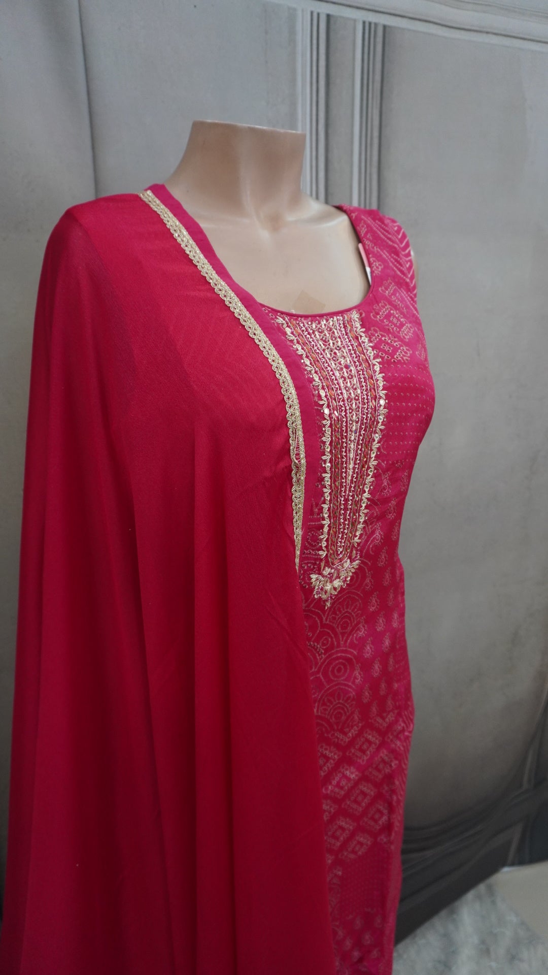 Salwar suit