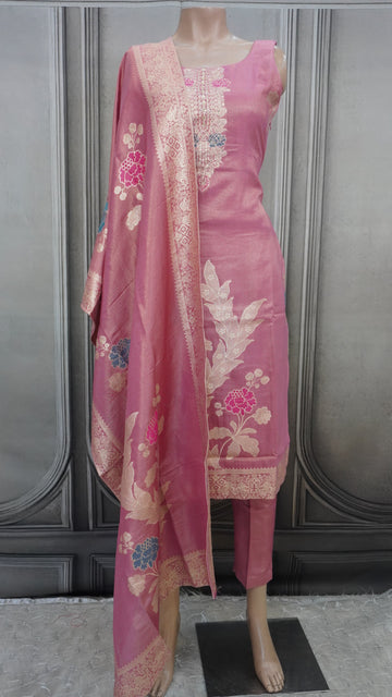 Salwar suit
