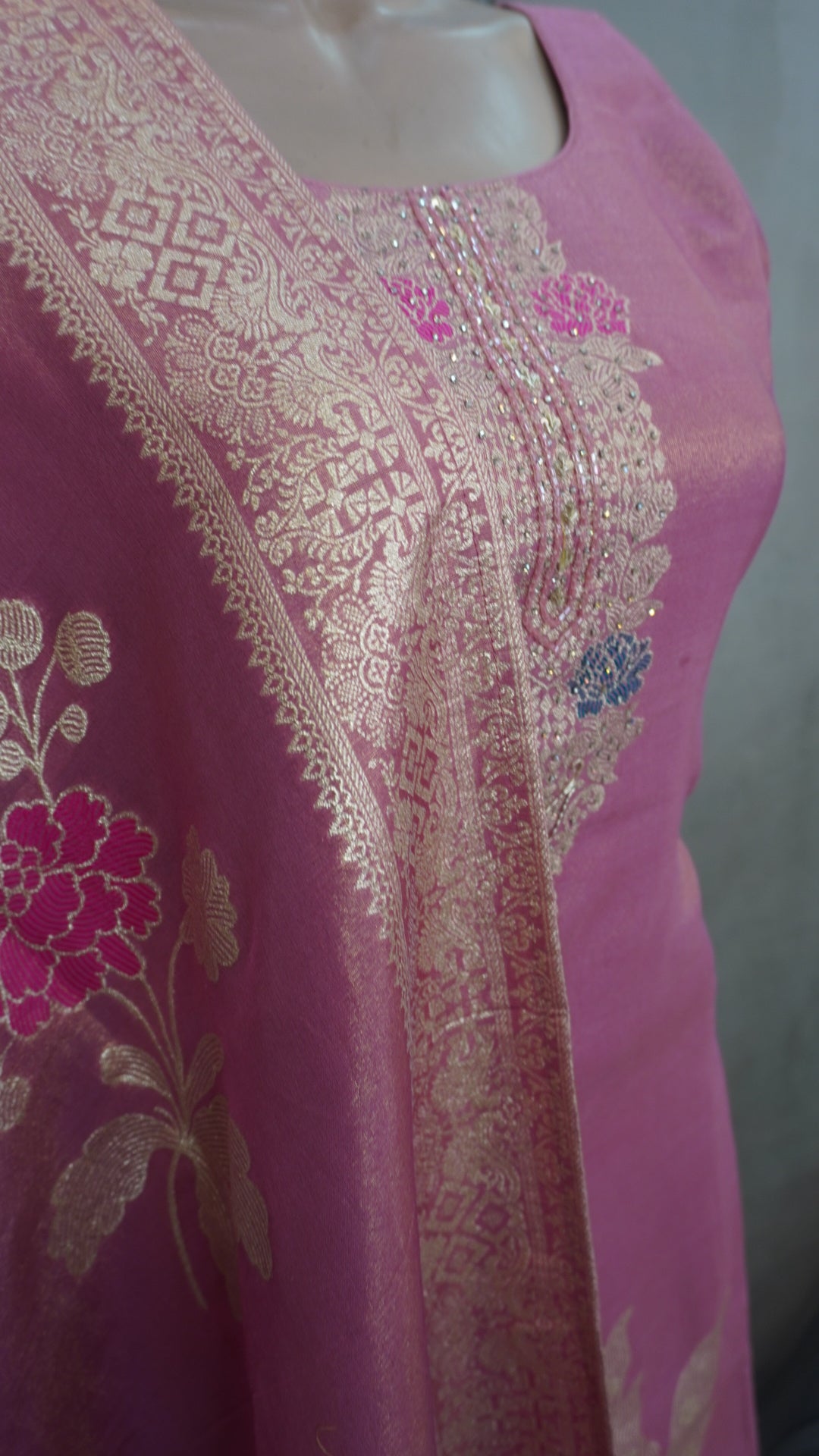 Salwar suit