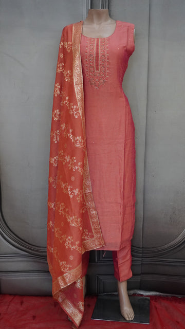 Salwar suit