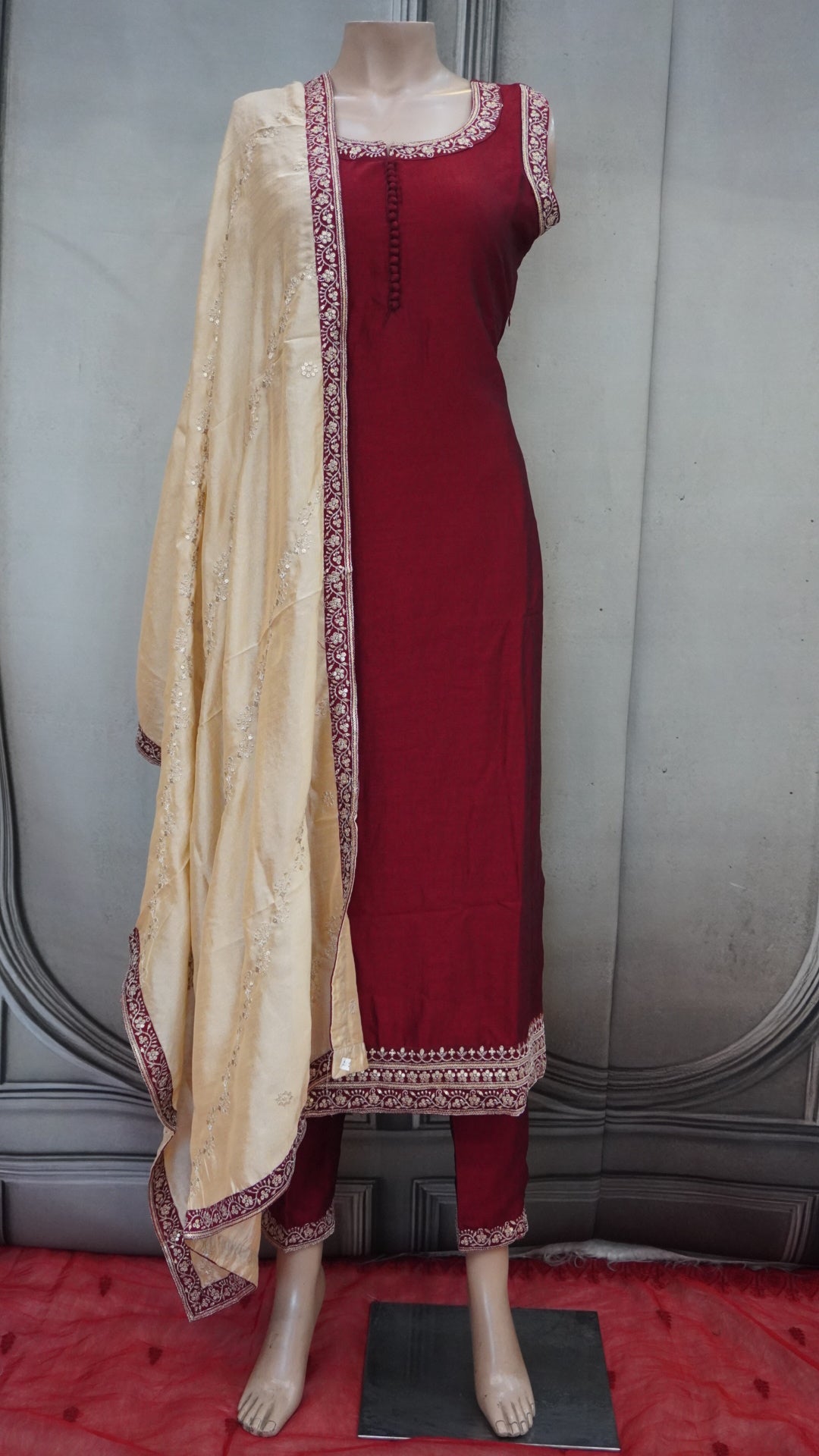 Salwar suit