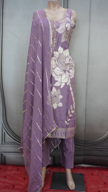 Salwar suit