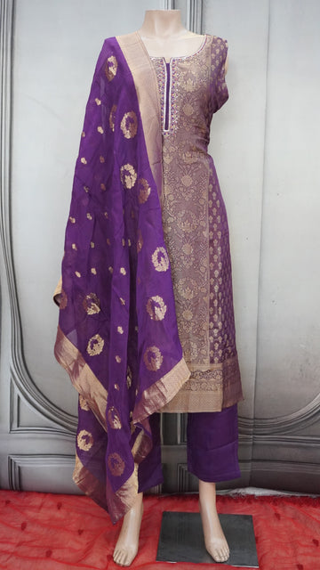 Salwar suit