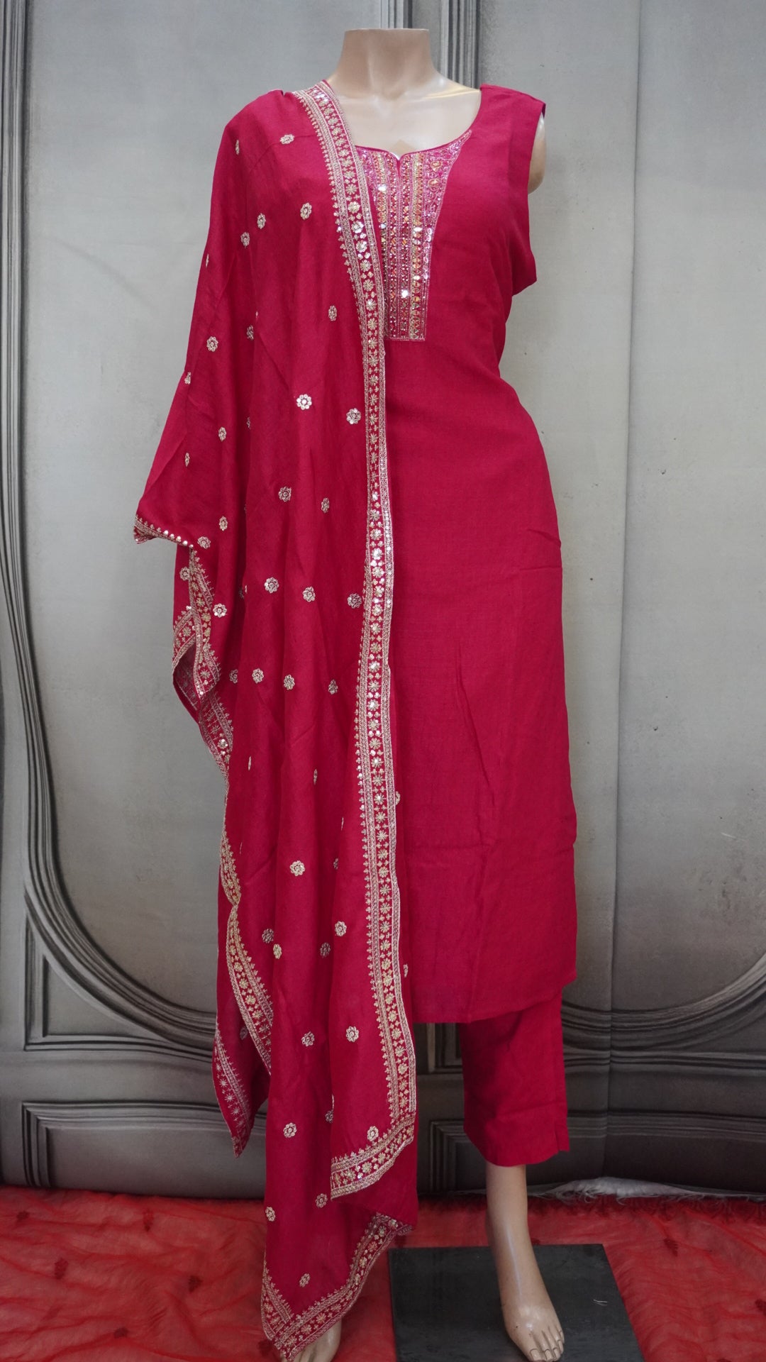 Salwar suit