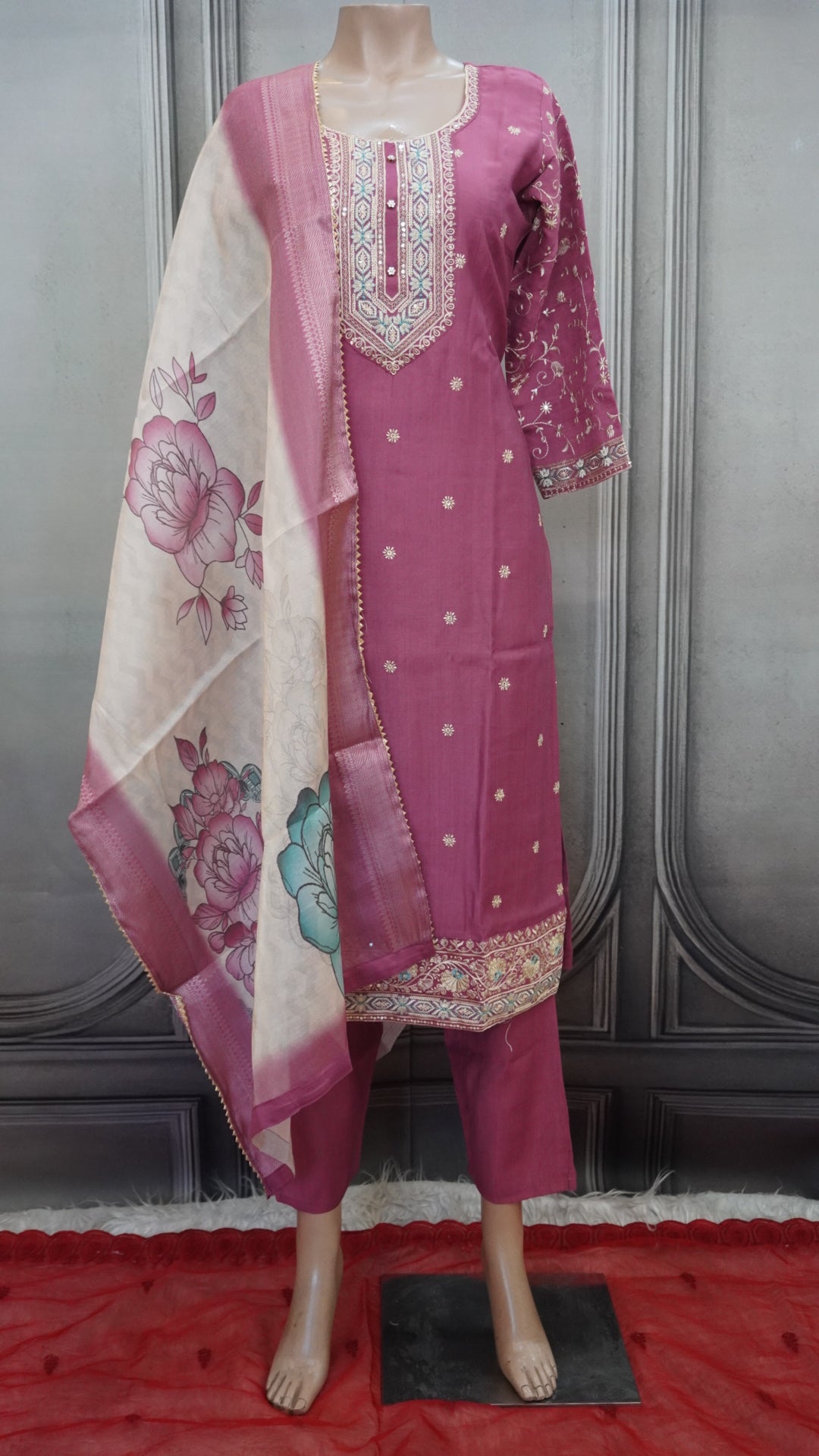 Salwar suit
