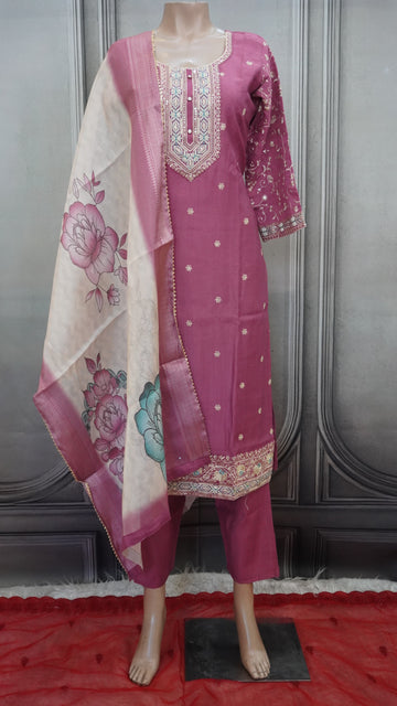 Salwar suit