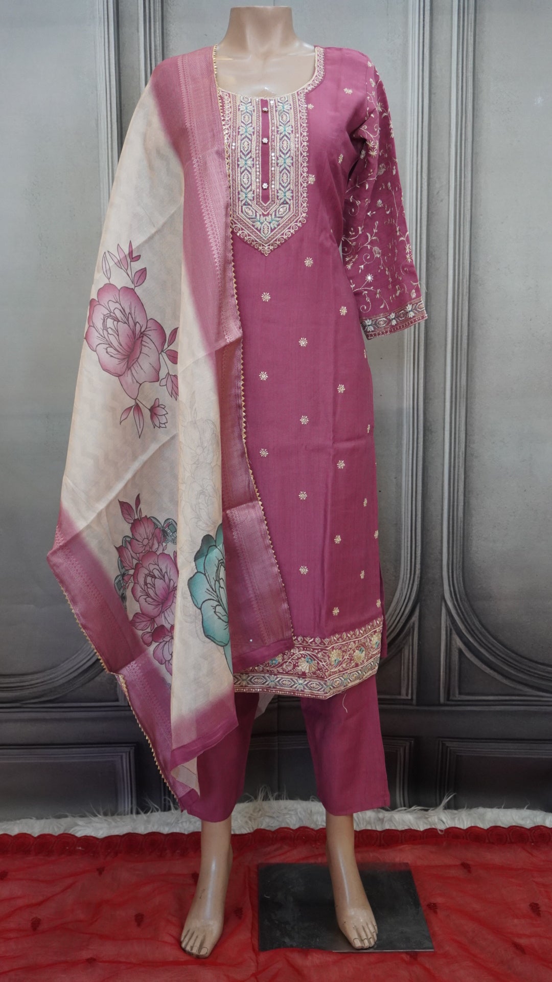 Salwar suit