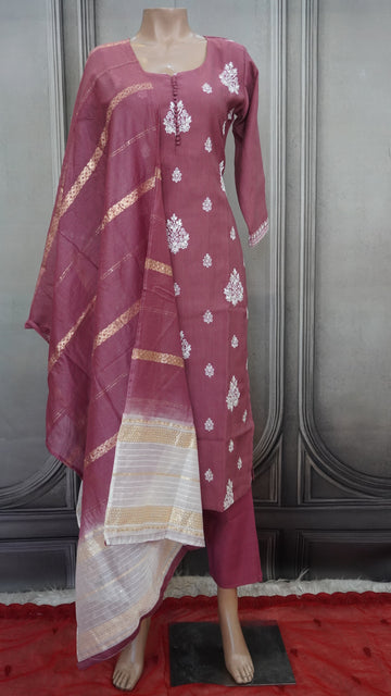 Salwar suit