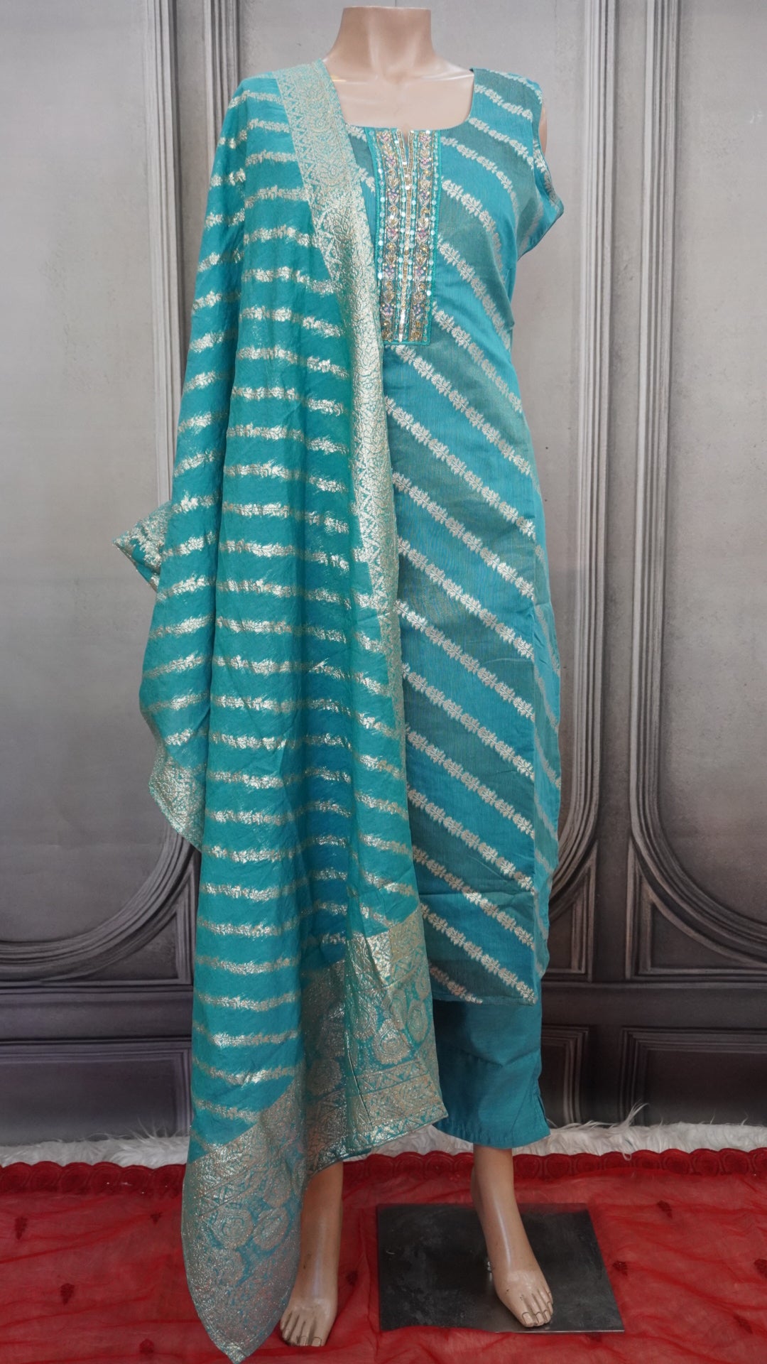 Salwar suit