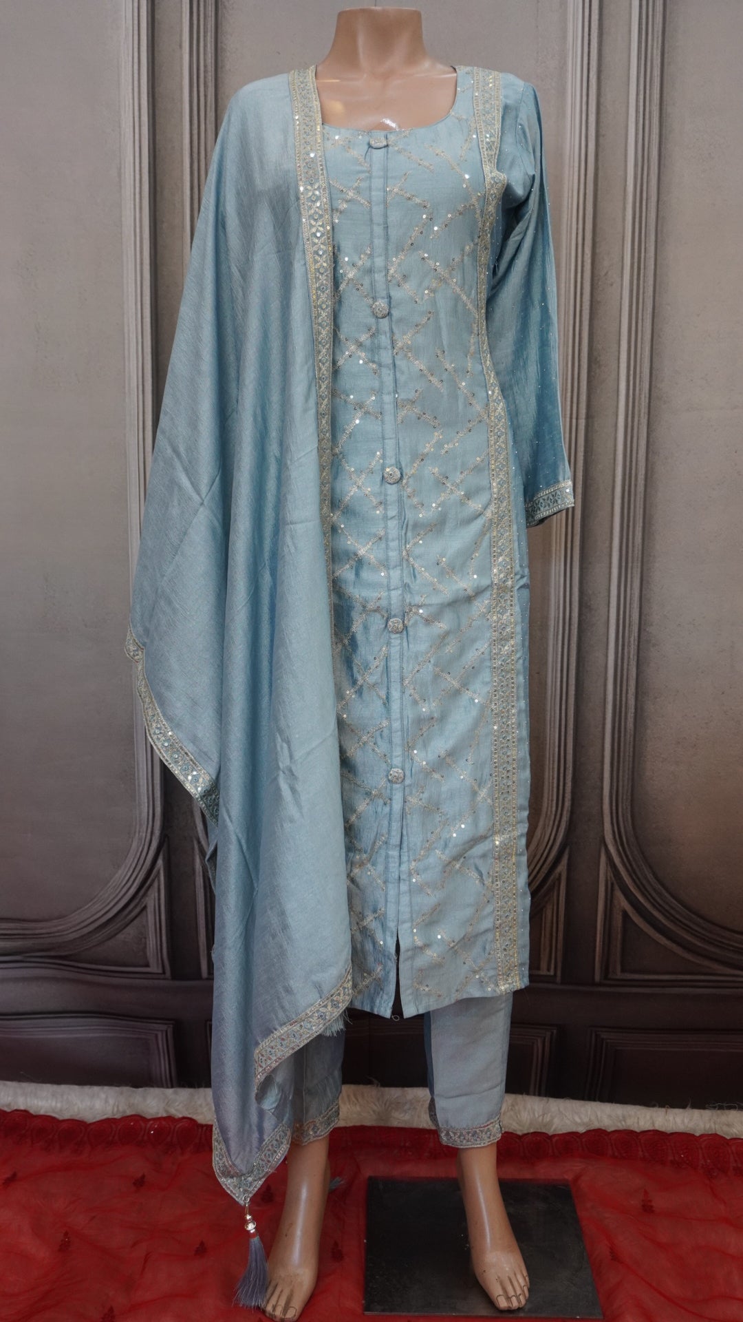 Salwar suit
