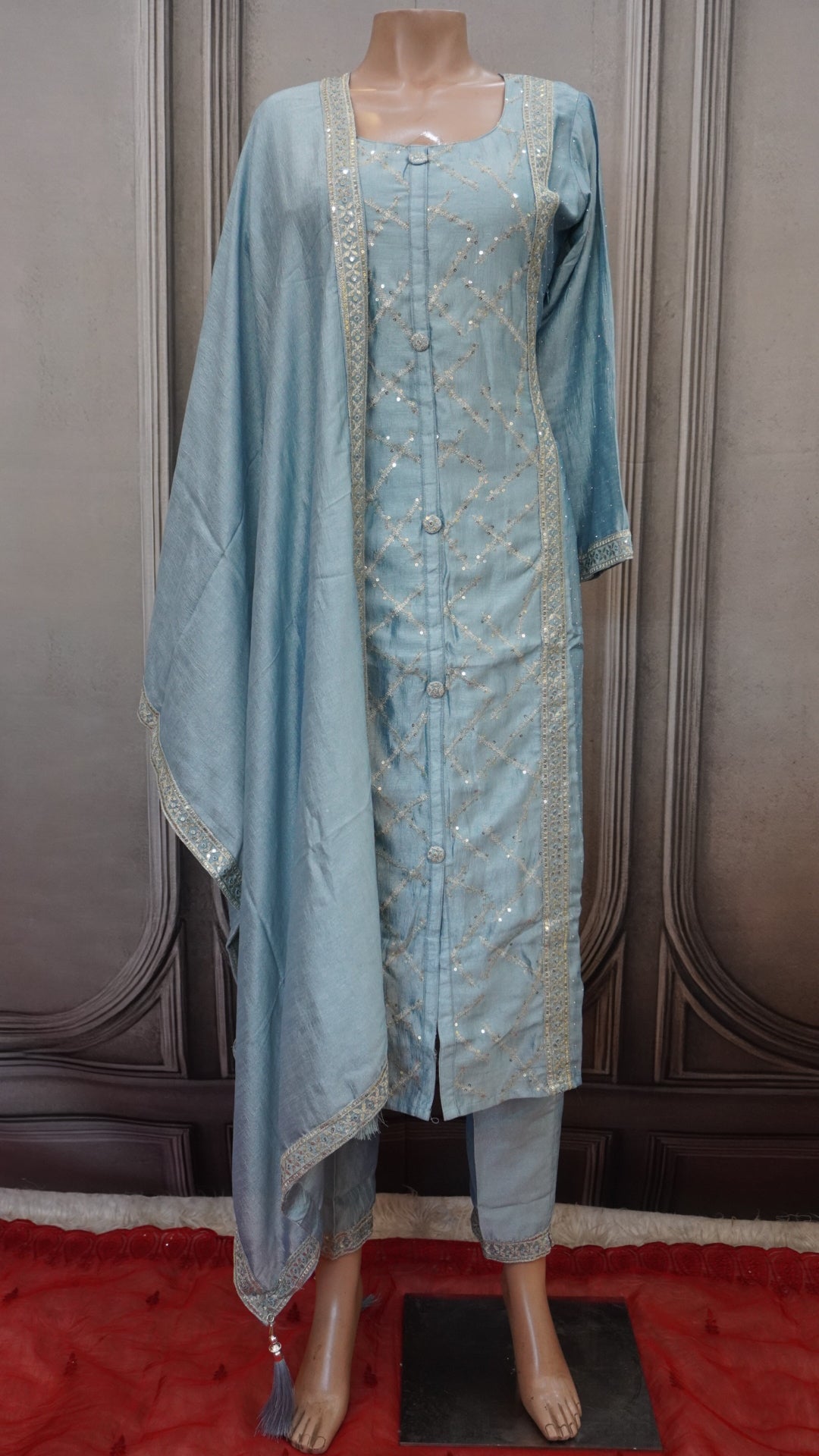 Salwar suit